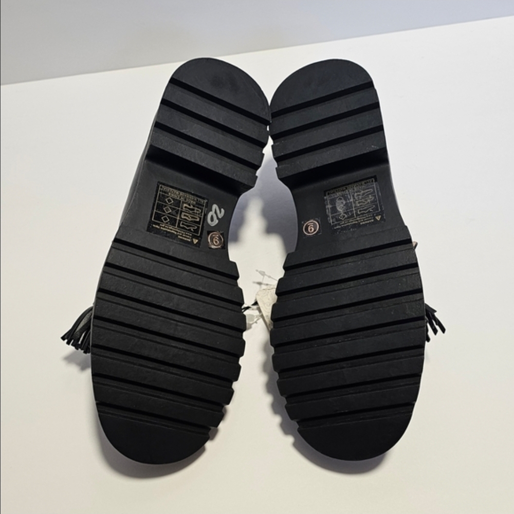 Mudd Black Chunky Loafers With  Tassel - Picture 9 of 9